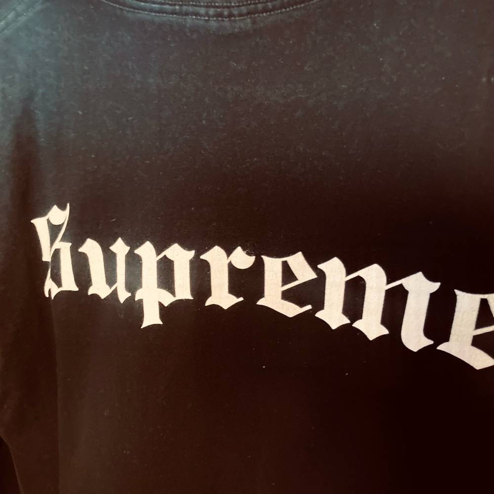 Supreme Gravestone Dead Kennedy’s T-Shirt In Black. Size L. Vnds. View 4
